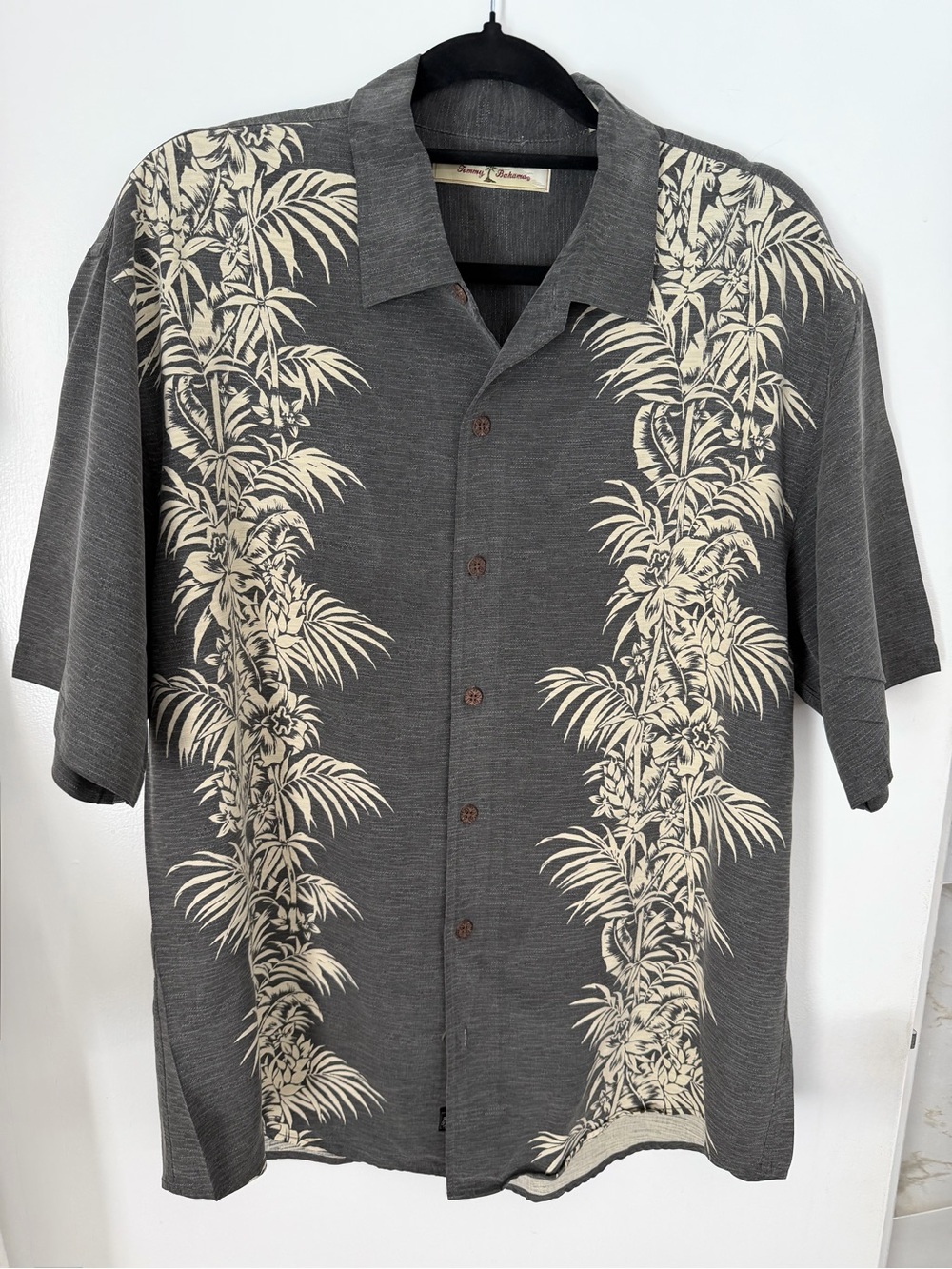 Tommy Bahama Gray Short-Sleeve Hawaiian Button-Down with Cream Tropical Print